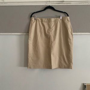 Banana Republic classic khaki skirt‎ size 14